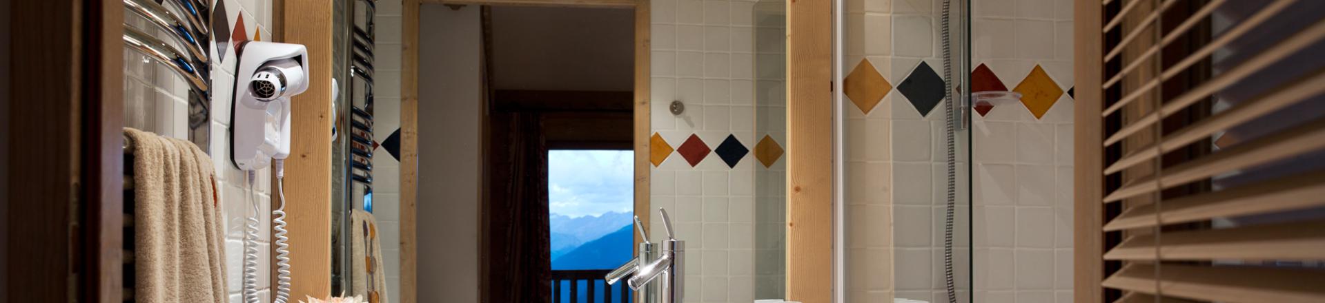 Rent in ski resort Les Cimes Blanches - La Rosière - Bathroom