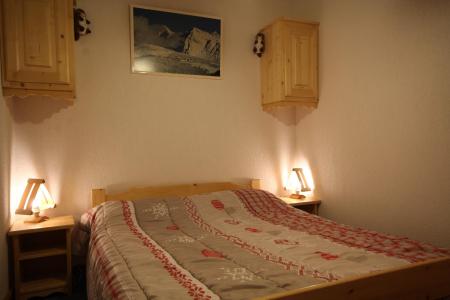 Rent in ski resort 2 room apartment 6 people (2) - La Résidence les Arolles - La Rosière - Bedroom