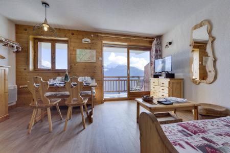 Rent in ski resort 2 room apartment sleeping corner 2-4 people - Résidence les Arolles - La Rosière - Living room