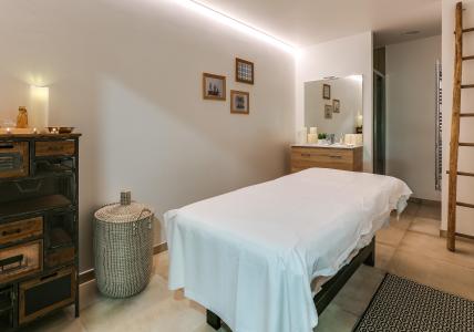 Rent in ski resort Résidence Terresens Le Hameau de Barthélémy - La Rosière - Body massage