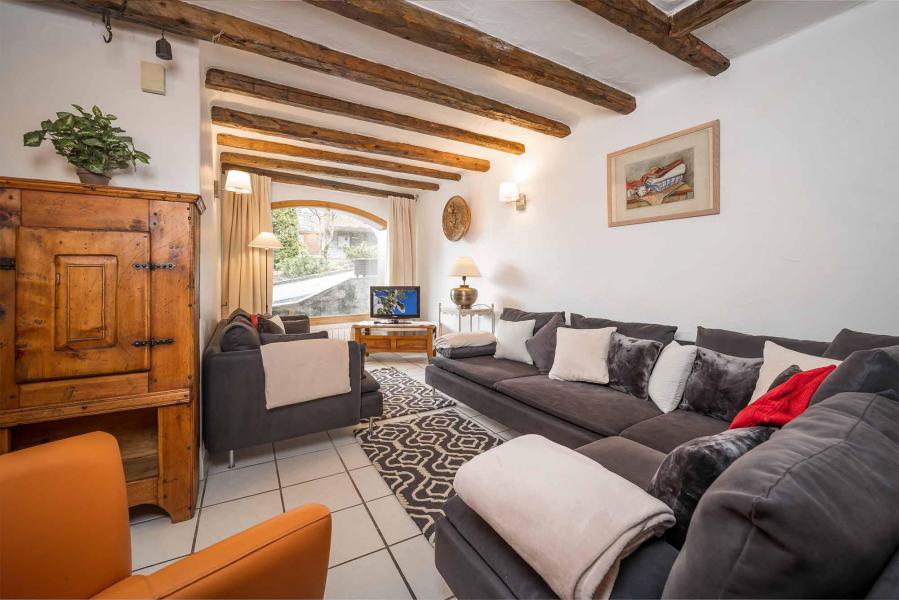 Rent in ski resort Chalet Charmille - La Tania - Living room