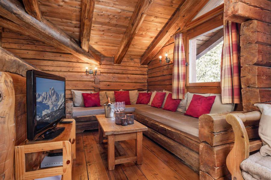 Rent in ski resort Chalet Elliot Est - La Tania - Living room