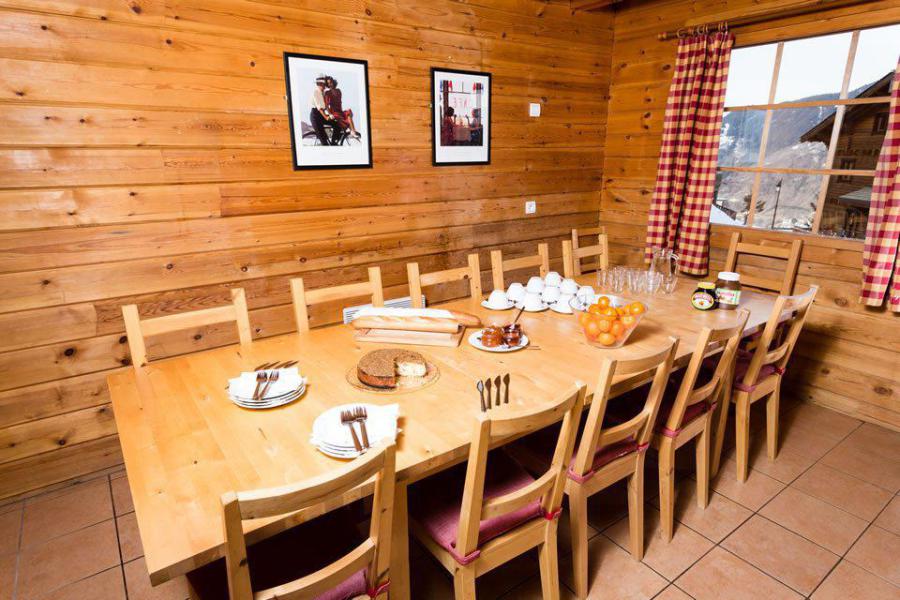 Rent in ski resort Semi-detached 8 room chalet 14 people - Chalet Noella - La Tania - Kitchen
