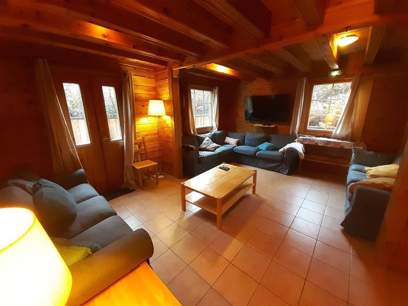 Rent in ski resort Semi-detached 8 room chalet 12 people - Chalet Simone - La Tania - Living room