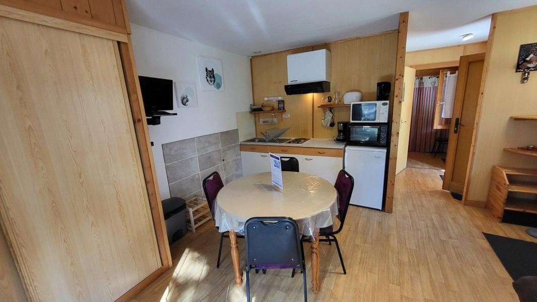 Rent in ski resort 2 room apartment 4 people (2) - CHALET WOODY WOOD - La Tania - Kitchen