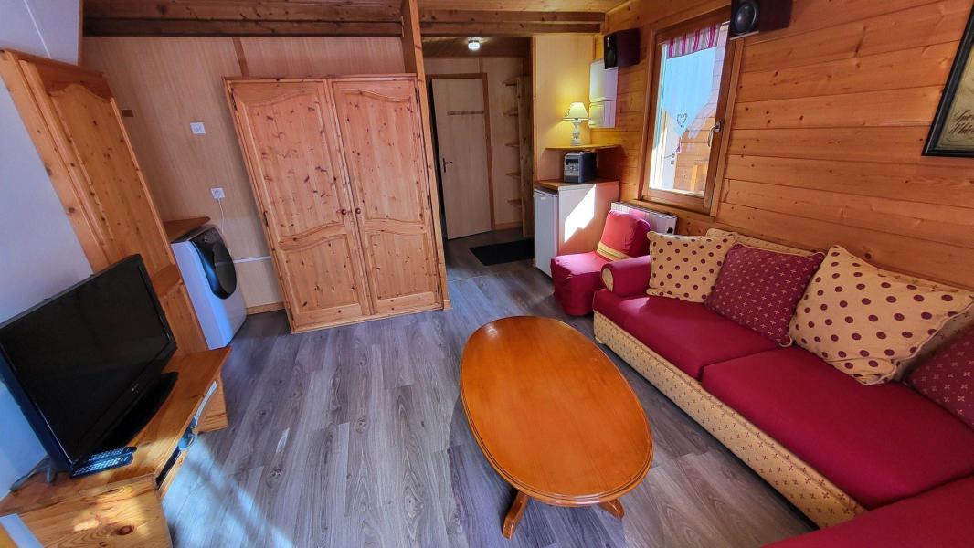 Skiverleih 5-Zimmer-Appartment für 10 Personen (3) - CHALET WOODY WOOD - La Tania - Wohnzimmer