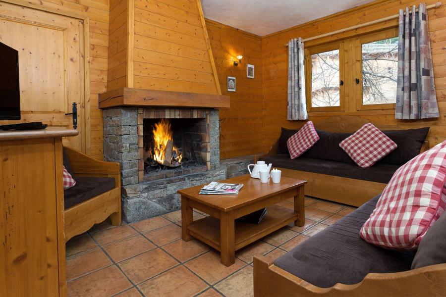 Rent in ski resort Les Chalets de la Tania - La Tania - Living area