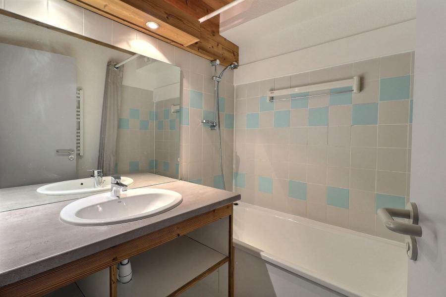 Rent in ski resort 2 room apartment 4 people (924) - Résidence le Grand Bois A - La Tania - Bath-tub
