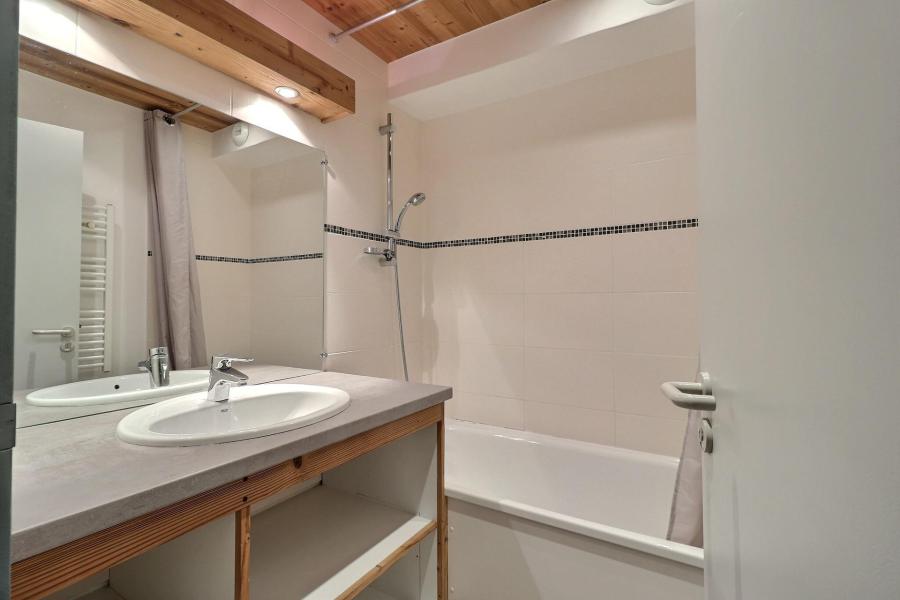 Rent in ski resort 2 room apartment 4 people (928) - Résidence le Grand Bois A - La Tania - Bath-tub