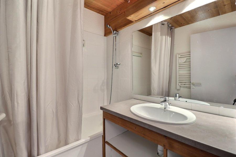 Rent in ski resort 2 room apartment cabin 6 people (304) - Résidence le Grand Bois A - La Tania - Bath-tub