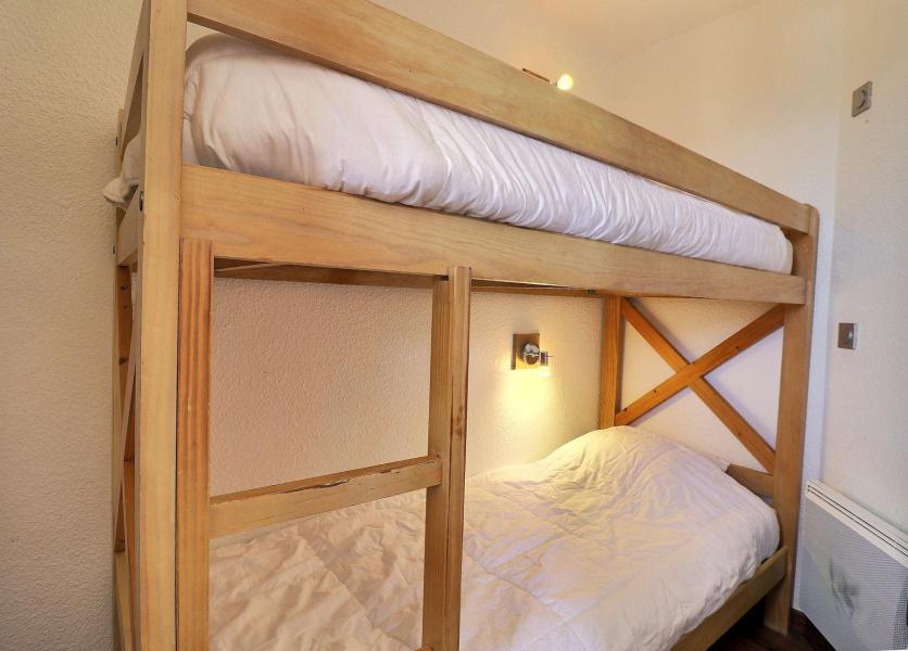 Rent in ski resort 2 room apartment cabin 6 people (304) - Résidence le Grand Bois A - La Tania - Bunk beds