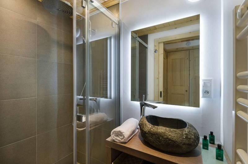 Rent in ski resort 4 room apartment 8 people (2) - Résidence le Rocher Blanc - La Tania - Shower room