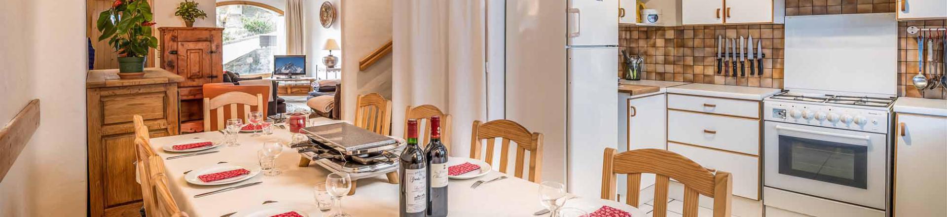 Rent in ski resort Chalet Charmille - La Tania - Dining area