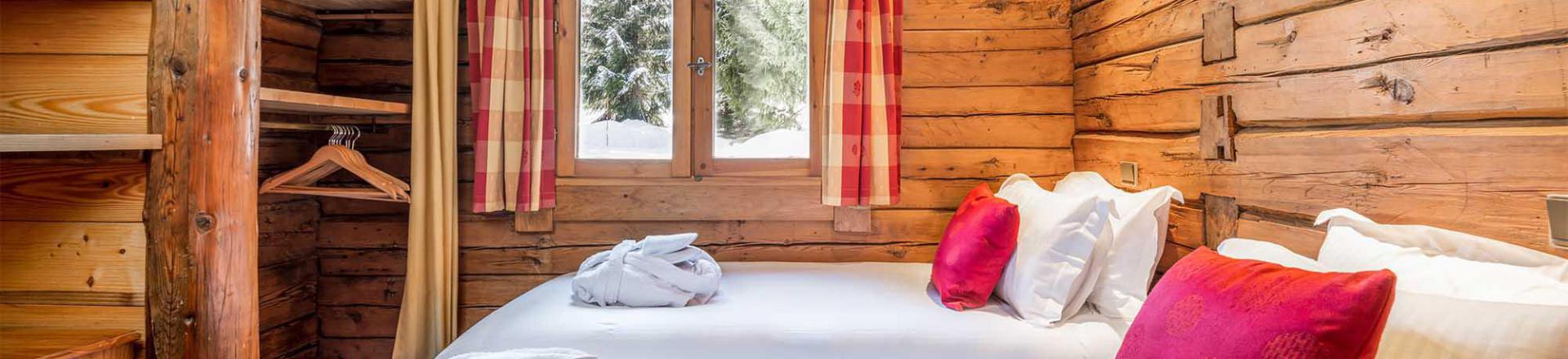 Rent in ski resort Chalet Elliot Ouest - La Tania - Bedroom