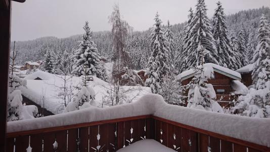 Rent in ski resort 4 room duplex chalet 13 people - Chalet Berger - La Tania - Balcony