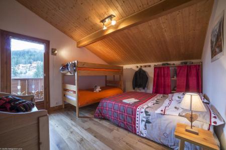 Rent in ski resort 4 room duplex chalet 13 people - Chalet Berger - La Tania - Bedroom