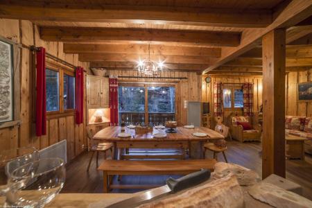 Rent in ski resort 4 room duplex chalet 13 people - Chalet Berger - La Tania - Living room