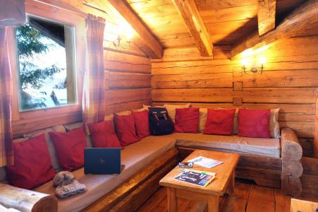 Rent in ski resort Chalet Elliot Est - La Tania - Living room