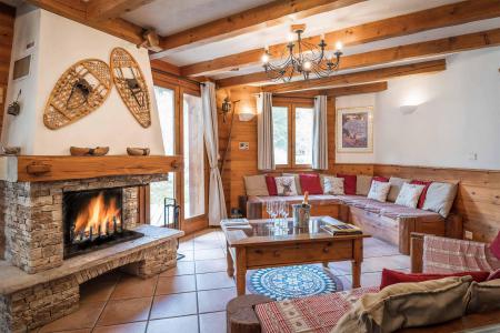Rent in ski resort Chalet Léa - La Tania - Fireplace