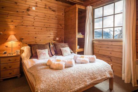 Rent in ski resort Semi-detached 8 room chalet 14 people - Chalet Noella - La Tania - Bedroom