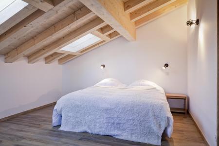 Rent in ski resort 8 room triplex chalet 15 people (ORCHIS) - Chalet Orchis - La Tania - Bedroom
