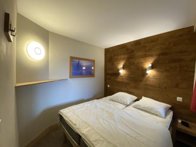 Rent in ski resort Le Christiana - La Tania - Bedroom