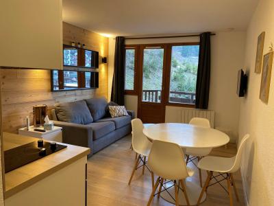 Rent in ski resort 2 room apartment 4 people (211) - Résidence Grand Bois - La Tania - Living room