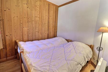 Rent in ski resort 2 room apartment 4 people (810) - Résidence le Grand Bois A - La Tania - Bedroom