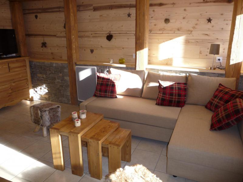 Rent in ski resort 3 room duplex chalet 8 people - Chalet la Montagne - La Toussuire - Table
