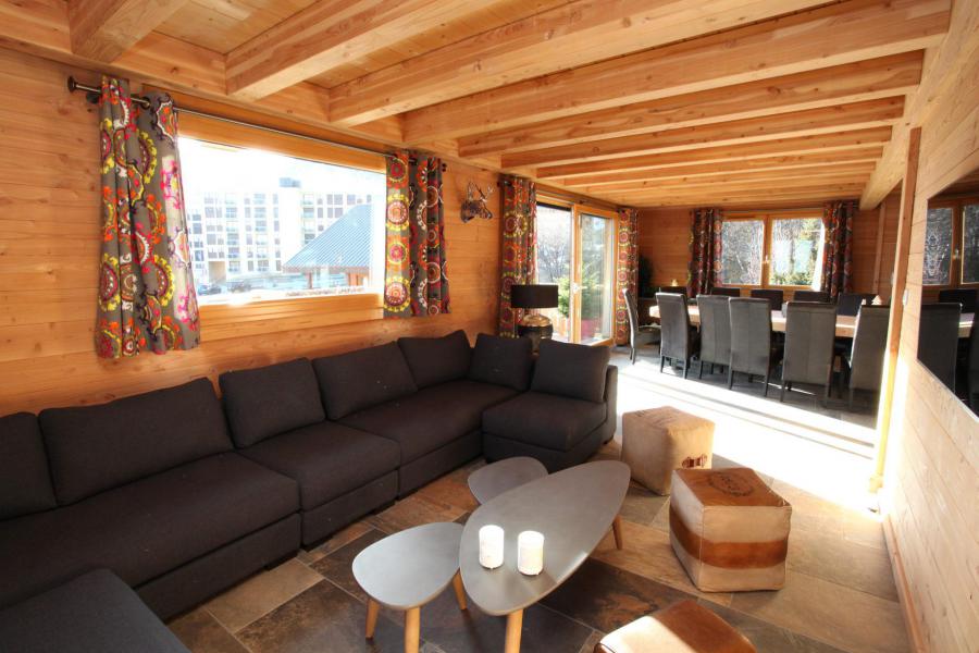 Rent in ski resort 6 room duplex chalet 14 people - Chalet le Cocoon - La Toussuire - Living room
