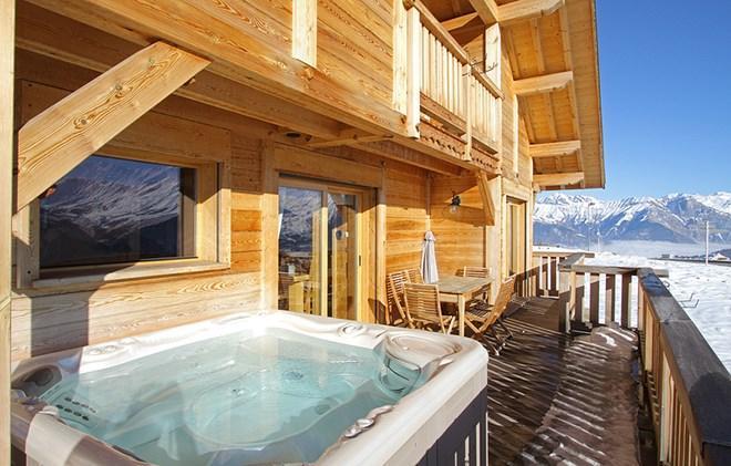 Rent in ski resort Chalet le Reflet des Aiguilles - La Toussuire - Jacuzzi