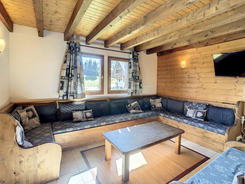 Rent in ski resort 4 room duplex chalet 10 people - Chalet les Bovates - La Toussuire - Living room