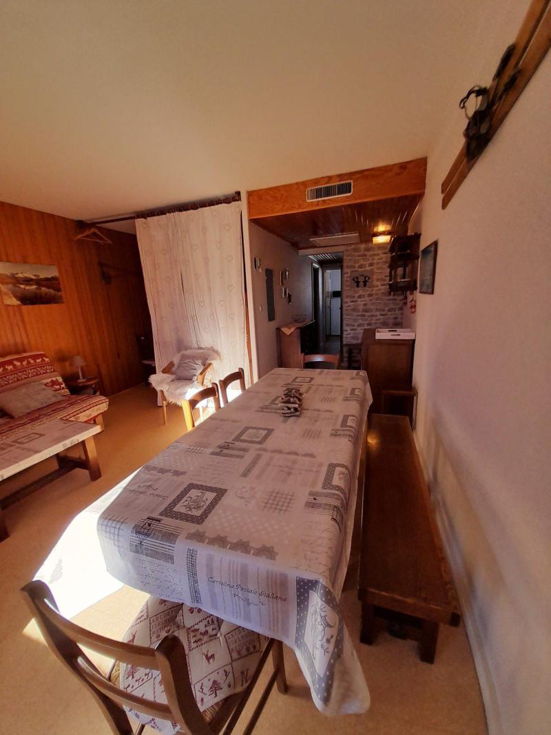 Ski verhuur Appartement 2 kamers bergnis 6 personen (3/495) - La Résidence les Aiguilles - La Toussuire - Woonkamer