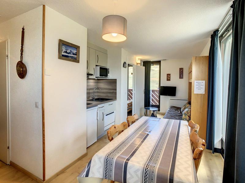 Ski verhuur Appartement 2 kamers bergnis 6 personen (C402) - La Résidence les Mousquetons - La Toussuire - Woonkamer