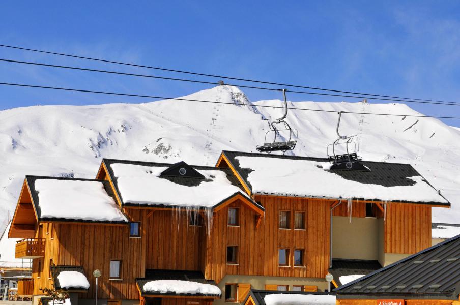 Аренда на лыжном курорте Les Chalets Goélia - La Toussuire - зимой под открытым небом