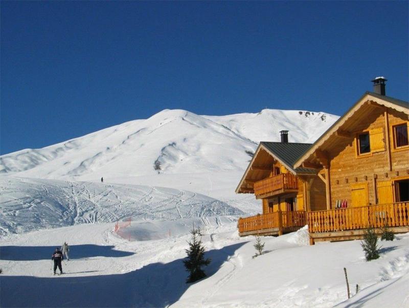 Аренда на лыжном курорте Les Chalets Goélia - La Toussuire - зимой под открытым небом