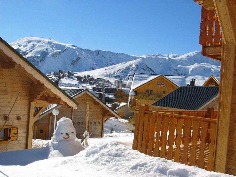 Аренда на лыжном курорте Les Chalets Goélia - La Toussuire - зимой под открытым небом