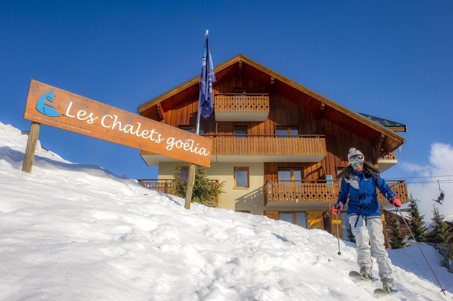 Rent in ski resort Les Chalets Goélia - La Toussuire - Winter outside