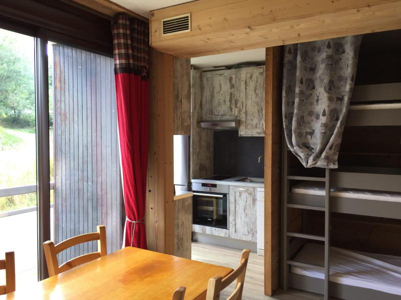 Rent in ski resort Studio 5 people (rénové 131) - Résidence Bellard - La Toussuire