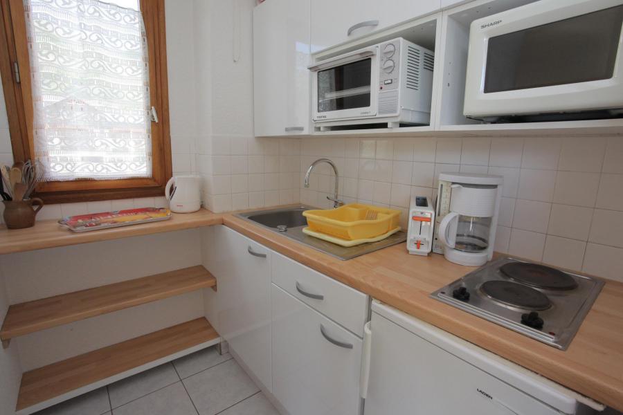 Rent in ski resort Studio sleeping corner 5 people (148) - Résidence Bellard - La Toussuire - Kitchenette