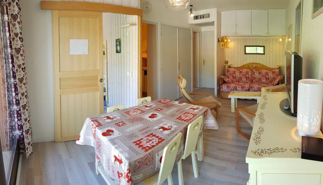 Rent in ski resort 2 room apartment sleeping corner 5 people (287) - Résidence Chaput - La Toussuire - Living room