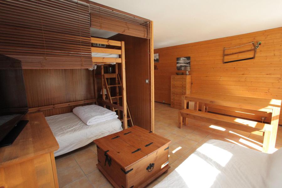 Rent in ski resort Studio sleeping corner 6 people (A4/131) - Résidence Corbier - La Toussuire