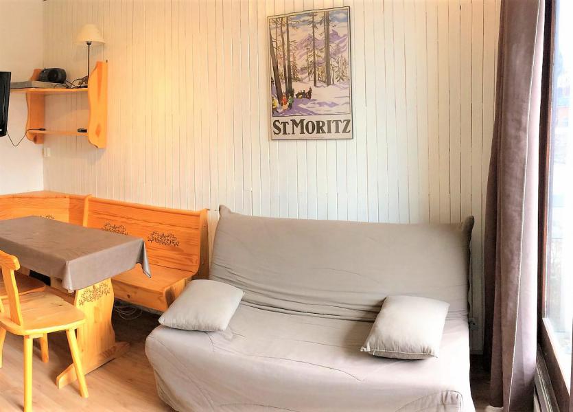 Rent in ski resort Studio sleeping corner 4 people (156) - Résidence Goléon - La Toussuire - BZ-sofa