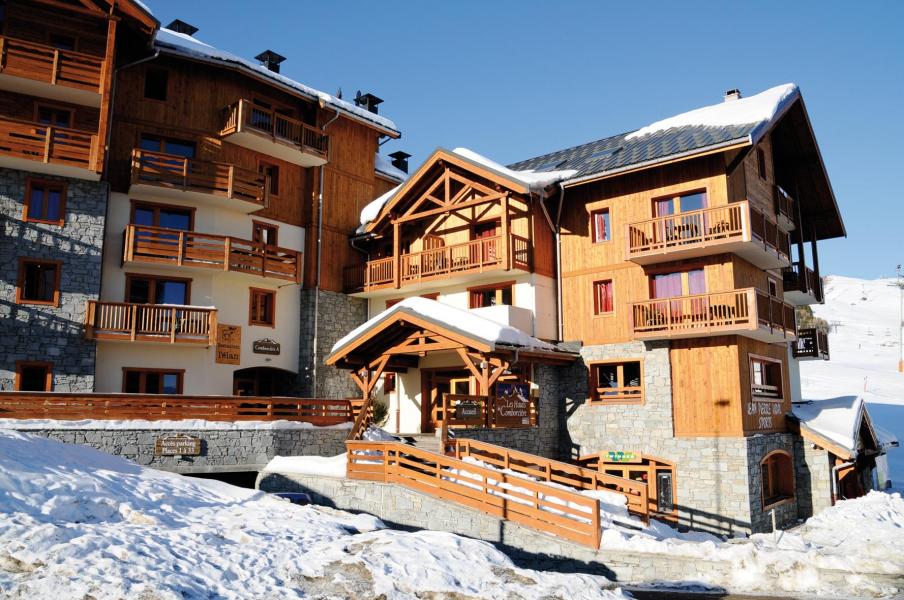 Rent in ski resort Résidence Lagrange les Hauts de Comborcière - La Toussuire - Winter outside