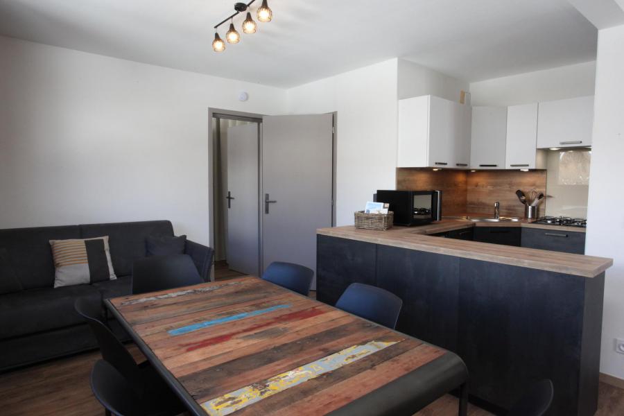 Rent in ski resort 2 room apartment sleeping corner 6 people (LYS2) - Résidence le Floral - La Toussuire - Living room