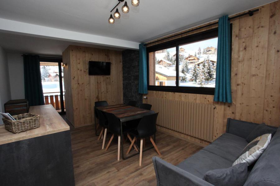 Rent in ski resort 2 room apartment sleeping corner 6 people (LYS2) - Résidence le Floral - La Toussuire - Living room