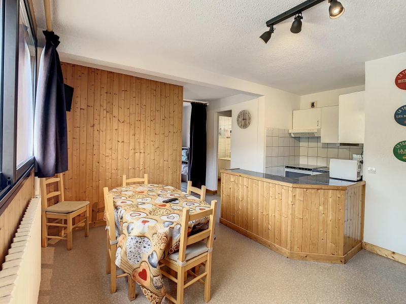 Rent in ski resort Studio sleeping corner 5 people (GENT2) - Résidence le Floral - La Toussuire - Bedroom