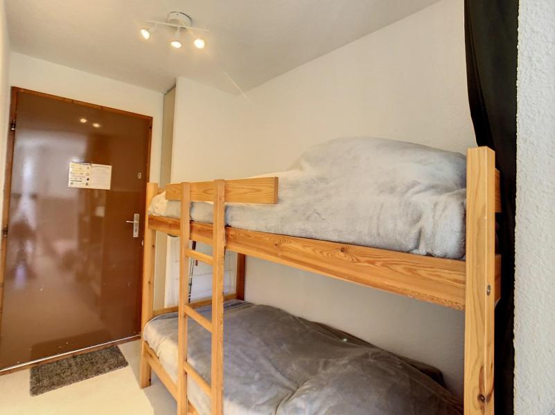Rent in ski resort Studio sleeping corner 2 people (C80) - Résidence le Plein-Soleil - La Toussuire - Apartment