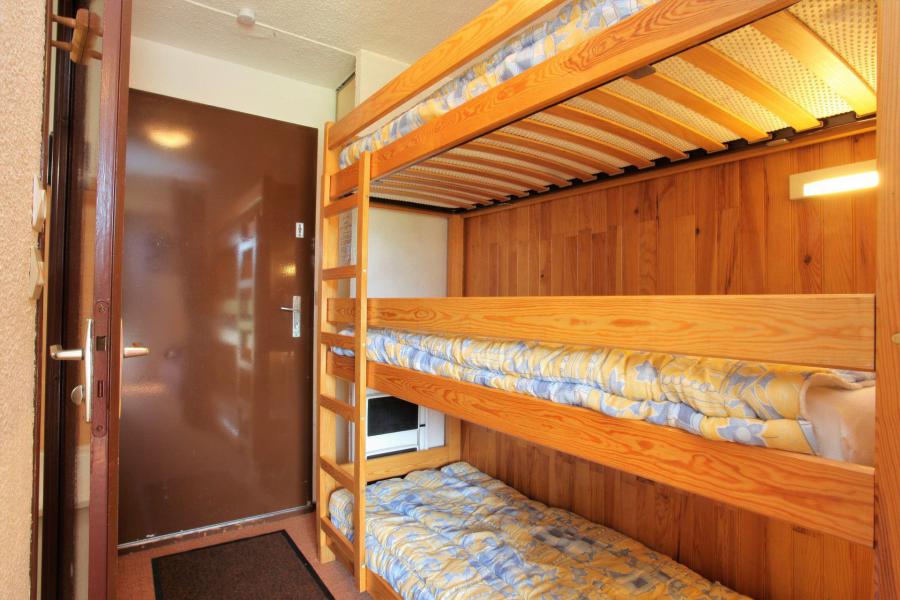 Rent in ski resort Studio sleeping corner 4 people (B43) - Résidence le Plein-Soleil - La Toussuire - Sleeping area