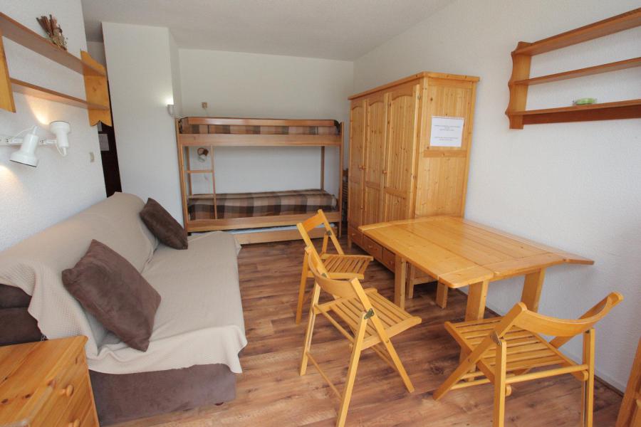 Rent in ski resort Studio 4 people (549) - Résidence les Ravières - La Toussuire - Living room